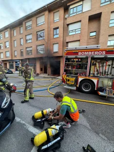 Los bomberos trabajan en la zona. | Ayto. Soria