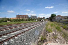 Obras de derribo, esta mañana, en la estación de tren de Soria. | María Ferrer