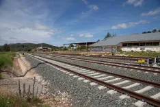 Obras de derribo, esta mañana, en la estación de tren de Soria. | María Ferrer