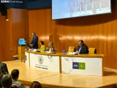 Foto 4 - La toma de posesi&oacute;n de la vicerrectora confirma que la vivienda "es un freno para el desarrollo acad&eacute;mico"