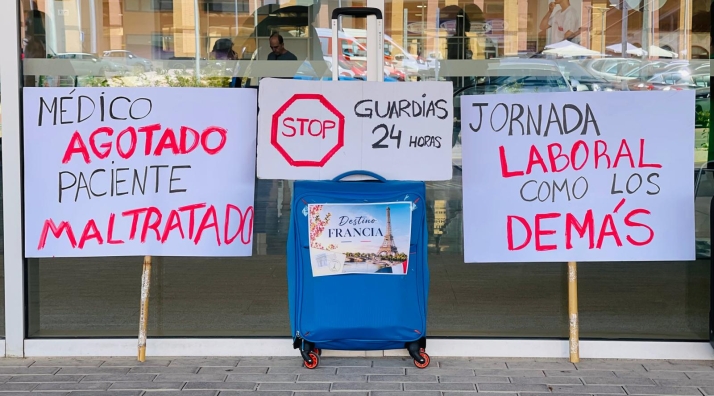 La huelga médica cierra la semana con más de 2.100 consultas suspendidas y la amenaza de un paro indefinido