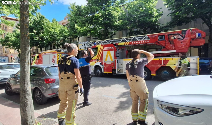 Los Bomberos intervienen en Mariano Vicén ante un posible desprendimiento