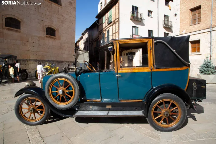 Coches antiguos El Burgo