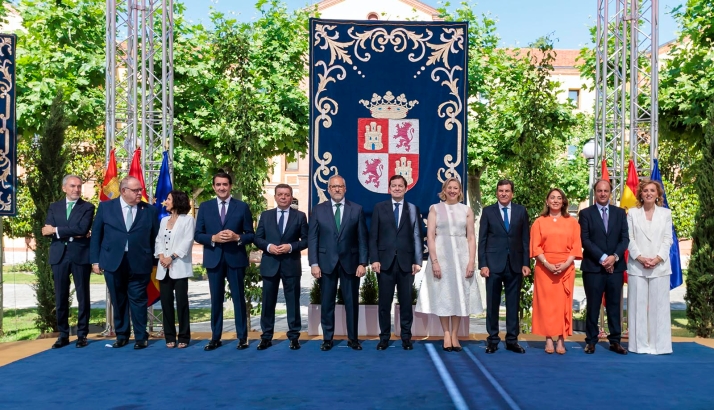 Un equipo de dos fuerzas políticas para gobernar Castilla y León