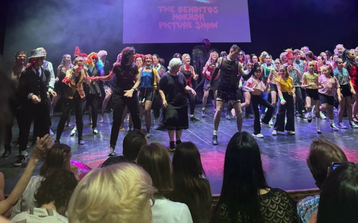 Baile, terror y solidaridad se dan la mano en la Audiencia a favor de ASPACE