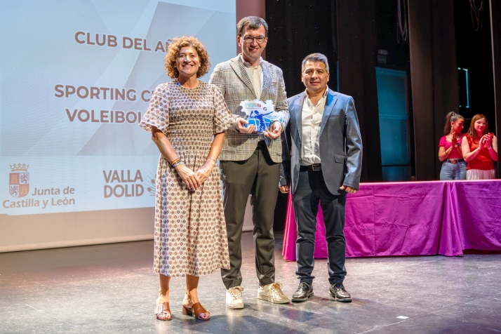 El Sporting Santo Domingo es elegido club del año en la Gala del Voleibol de Castilla y León