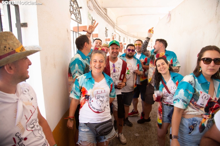 El ambiente y la jarana inundan La Chata