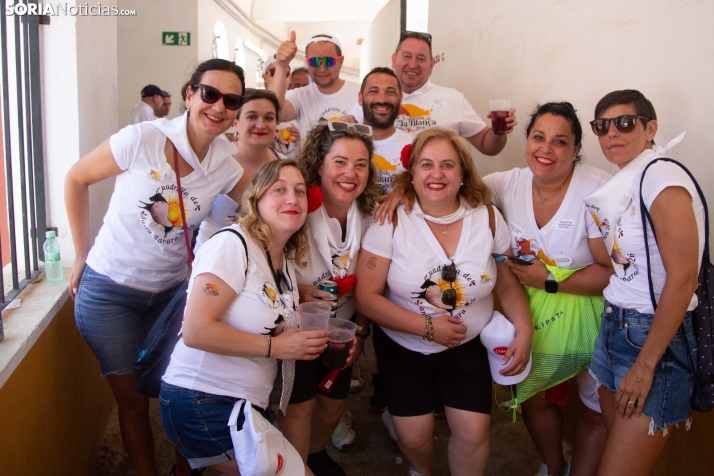 El ambiente y la jarana inundan La Chata