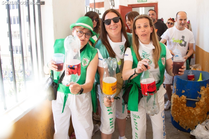 El ambiente y la jarana inundan La Chata