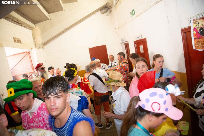 El ambiente y la jarana inundan La Chata