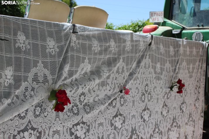 IM&Aacute;GENES | Trajes tradicionales, el ba&uacute;l de los recuerdos y carrozas en las fiestas del Corpus d