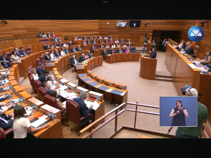 Pleno de investidura en Castilla y León: Así ha sido el enfrentamiento entre Mañueco y Carlos Martínez