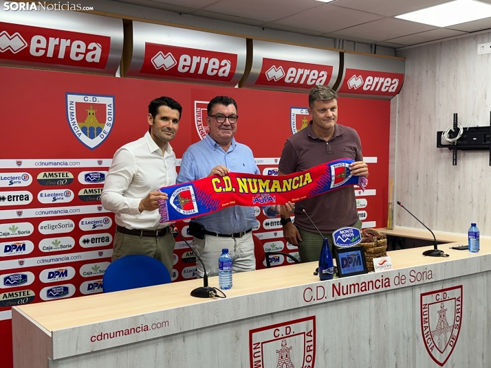Lolo Escobar llega al Numancia con el objetivo de despertar a un gigante dormido