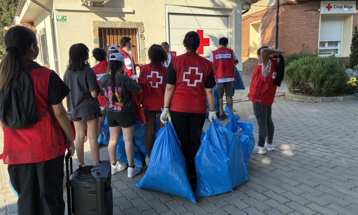 Dieciséis voluntarios retiran residuos en Ágreda para proteger su entorno