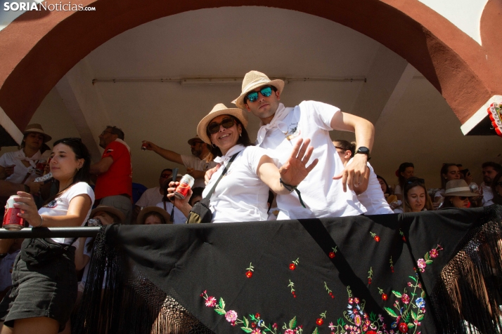 Novilleros y cachirulos en una mañana espléndida