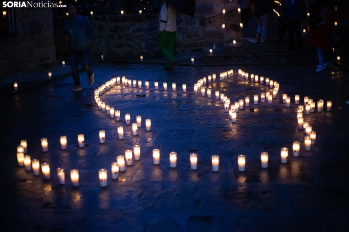 ‘Las Luces del Duero’: 7.000 velas iluminarán las calles de Salduero este sábado