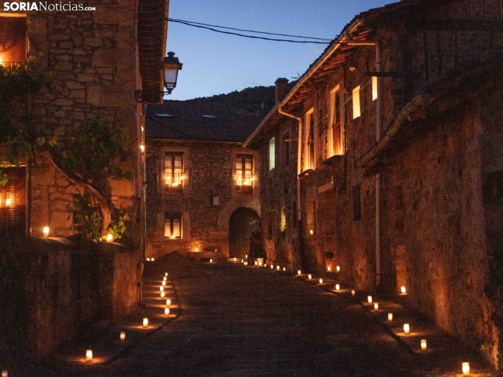 Salduero recupera la magia de ‘Las Luces del Duero’ con miles de velas y música en directo