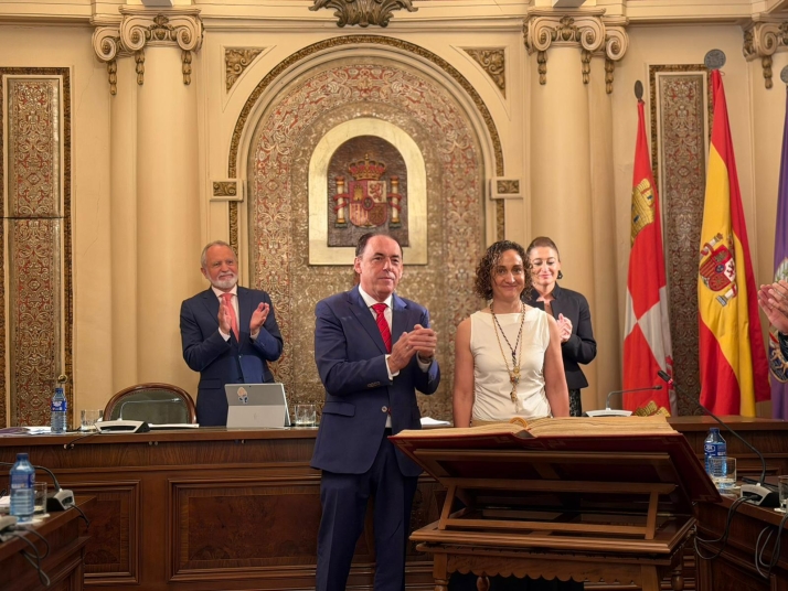 Pactan con etarras y les quedan dos telediarios: la crispación política empaña el estreno de la nueva diputada