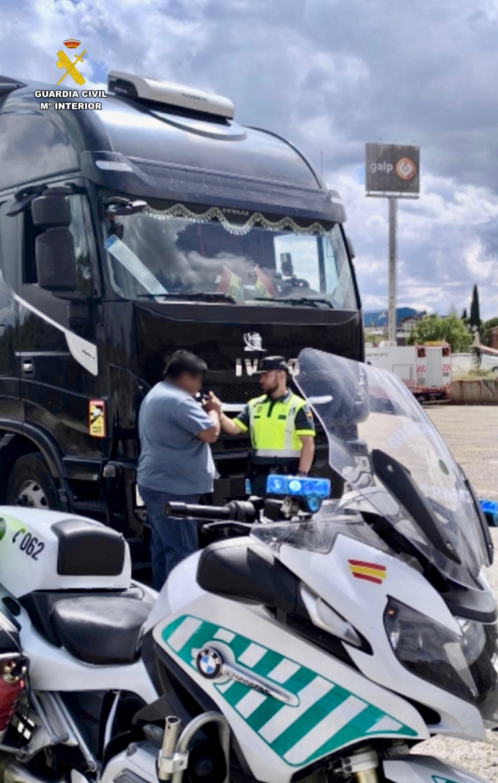 La Guardia Civil investiga a un camionero en Arcos de Jalón por quintuplicar la tasa de alcoholemia