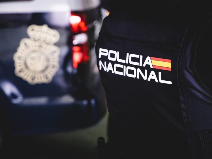 Detenidos dos hombres por hacer trampas en el examen de A-2 de español necesario para obtener la nacionalización 