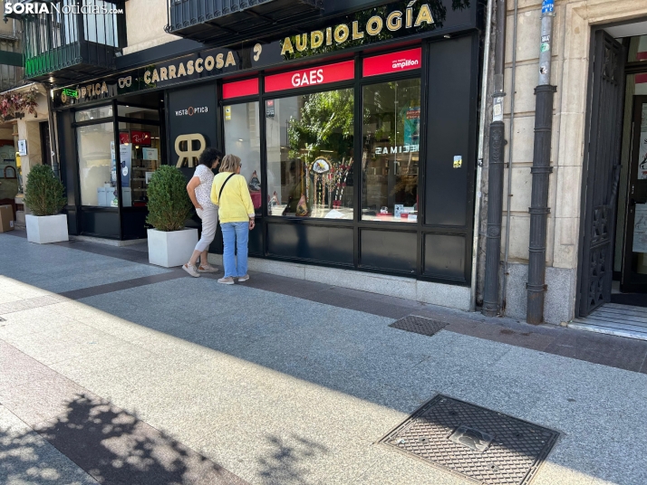 En im&aacute;genes: los escaparates de Soria ya lucen los cachirulos de las cuadrillas de San Juan