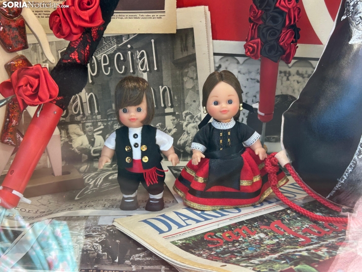 En im&aacute;genes: los escaparates de Soria ya lucen los cachirulos de las cuadrillas de San Juan