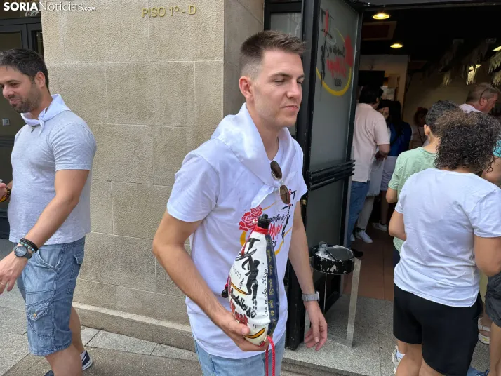 GALER&Iacute;A | Las Cuadrillas viven una intensa ma&ntilde;ana con el reparto de tajadas frescas
