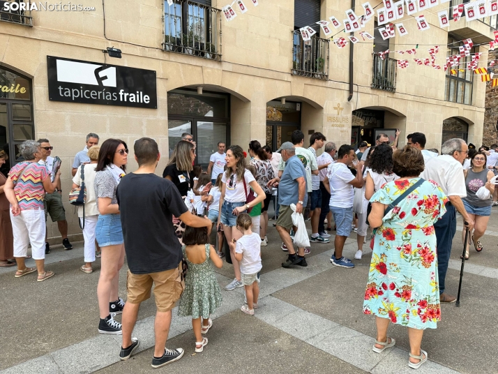 GALER&Iacute;A | Las Cuadrillas viven una intensa ma&ntilde;ana con el reparto de tajadas frescas