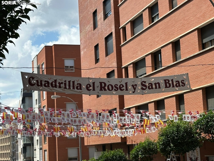 GALER&Iacute;A | Las Cuadrillas viven una intensa ma&ntilde;ana con el reparto de tajadas frescas