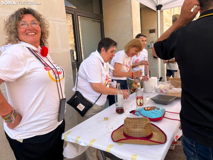 En im&aacute;genes: Los sorianos recogen sus tajadas en la ma&ntilde;ana del Domingo de Calderas