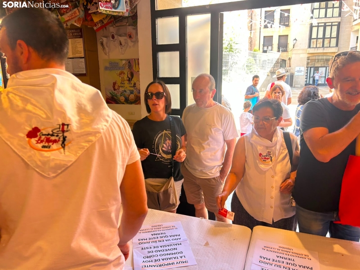 En im&aacute;genes: Los sorianos recogen sus tajadas en la ma&ntilde;ana del Domingo de Calderas