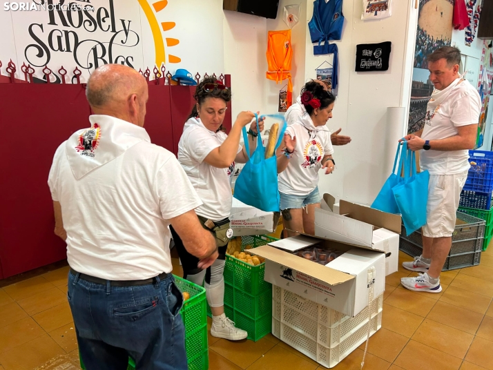 En im&aacute;genes: Los sorianos recogen sus tajadas en la ma&ntilde;ana del Domingo de Calderas
