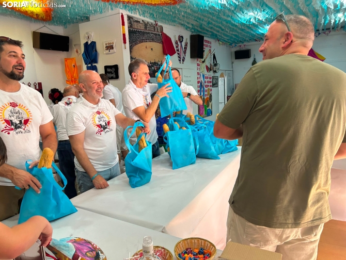 En im&aacute;genes: Los sorianos recogen sus tajadas en la ma&ntilde;ana del Domingo de Calderas
