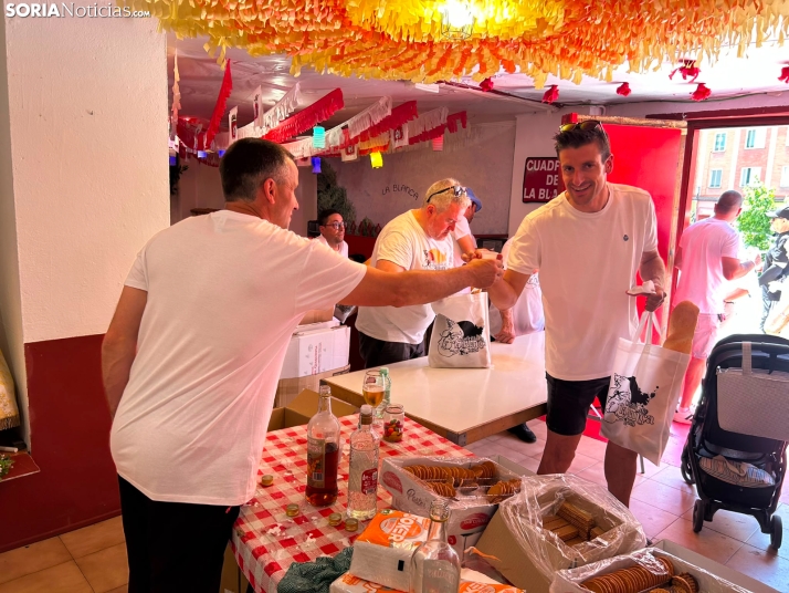 En im&aacute;genes: Los sorianos recogen sus tajadas en la ma&ntilde;ana del Domingo de Calderas