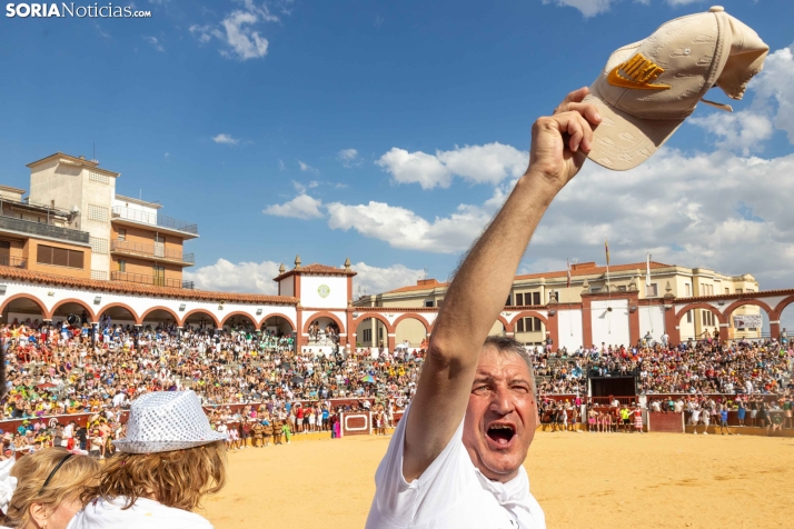 Viernes de Toros 2026: Novillada de tarde./ Viksar Fotografía