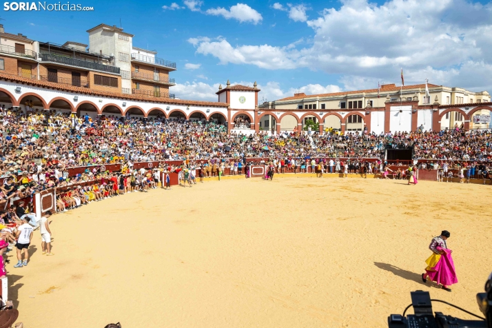 Viernes de Toros 2026: Novillada de tarde./ Viksar Fotografía