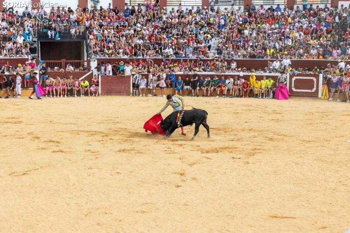 Viernes de Toros 2026: Novillada de tarde./ Viksar Fotografía