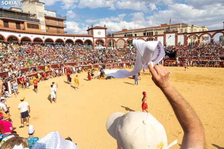 Viernes de Toros 2026: Novillada de tarde./ Viksar Fotografía