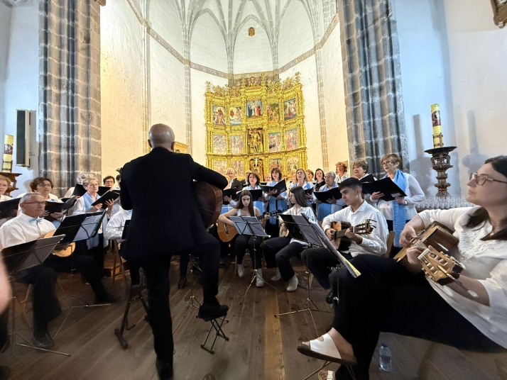 &Aacute;greda resplandece en el Corpus Christi