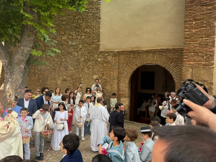&Aacute;greda resplandece en el Corpus Christi