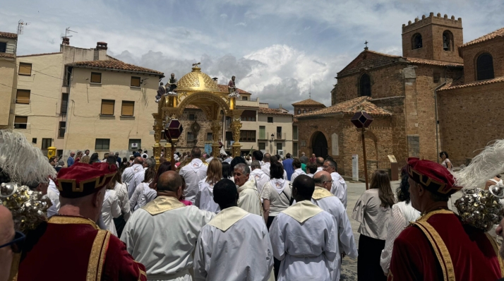 &Aacute;greda resplandece en el Corpus Christi