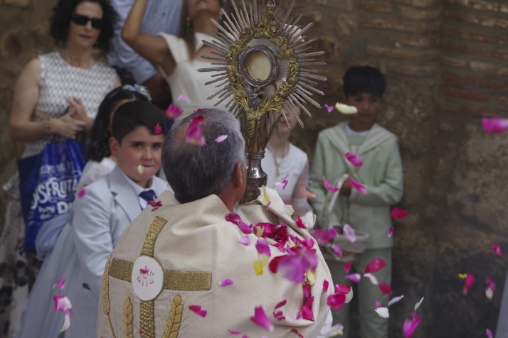 &Aacute;greda resplandece en el Corpus Christi