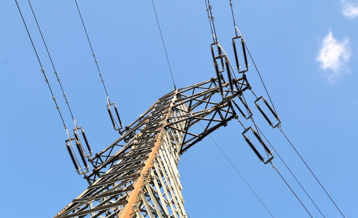 La reforma eléctrica de Viana de Duero retirará más de 80 apoyos antiguos