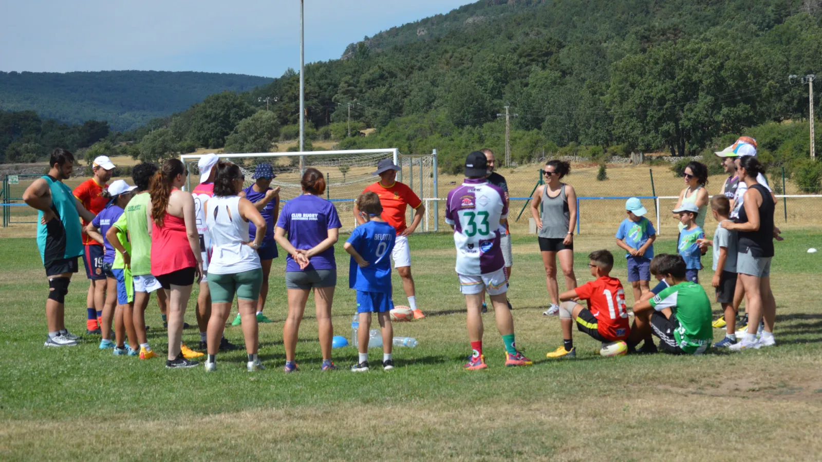 Foto 2 - El Ingenieros de Soria traslada la pasi&oacute;n del rugby a Vinuesa