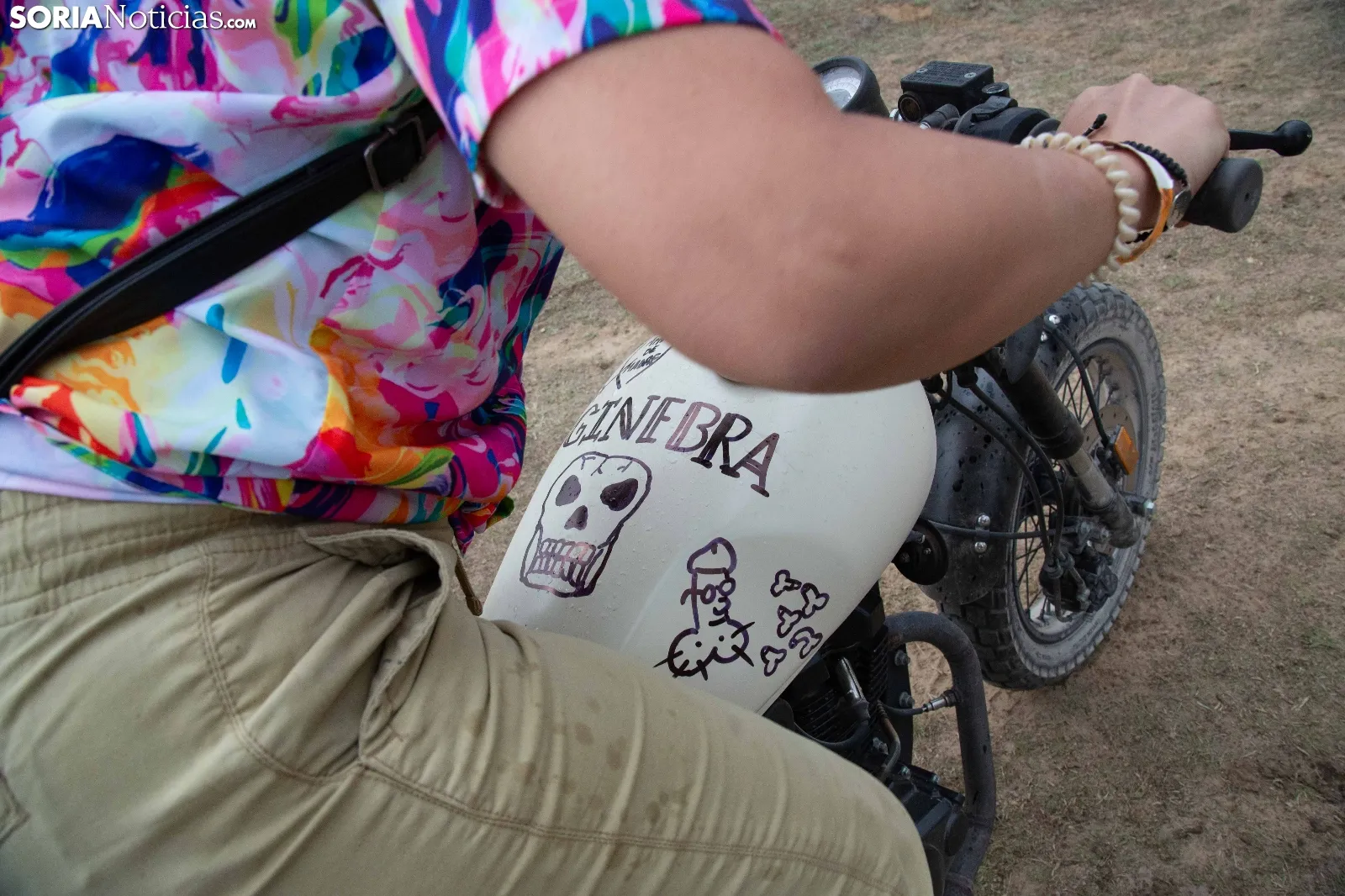 Una joven de 24 años, herida de gravedad tras un accidente de moto en el Motorbeach