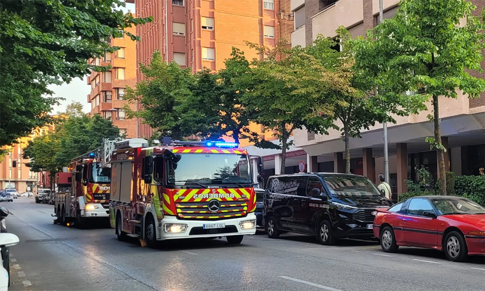 El fuego en una jardinera moviliza a Bomberos
