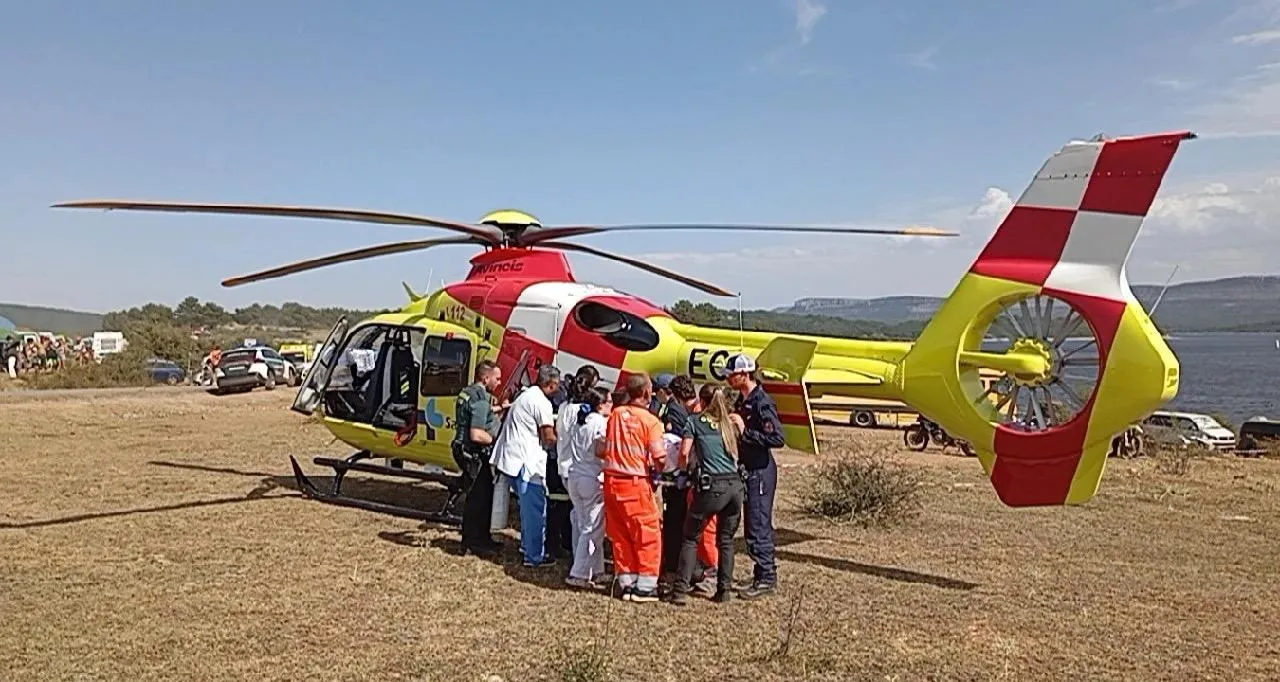 Traslado en helicóptero medicalizado de la joven en estado grave del Motorbeach./ Imagen: Subdelegación de Soria