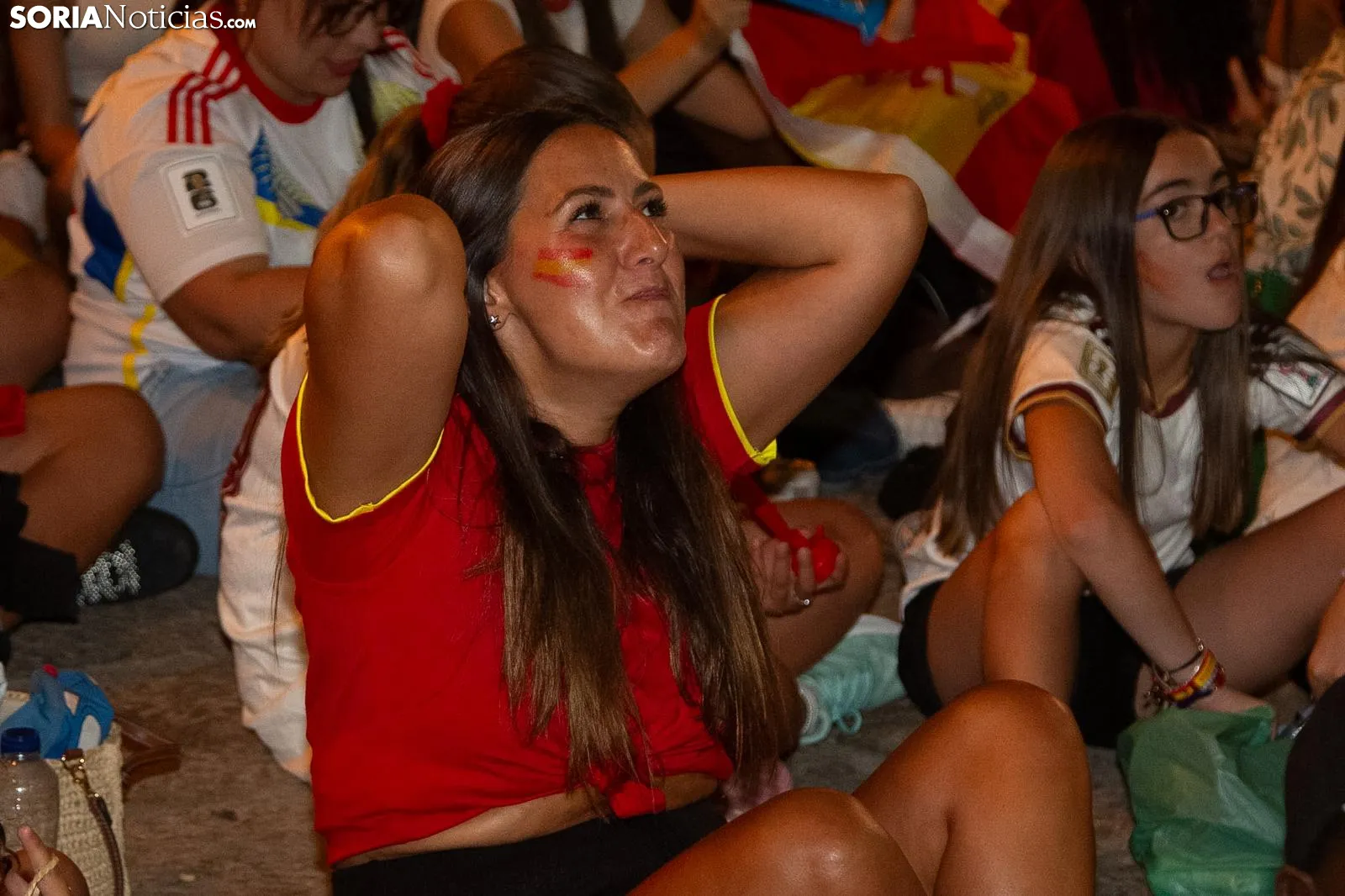 Imagen de la plaza Mayor esta noche durante el partido. /MF