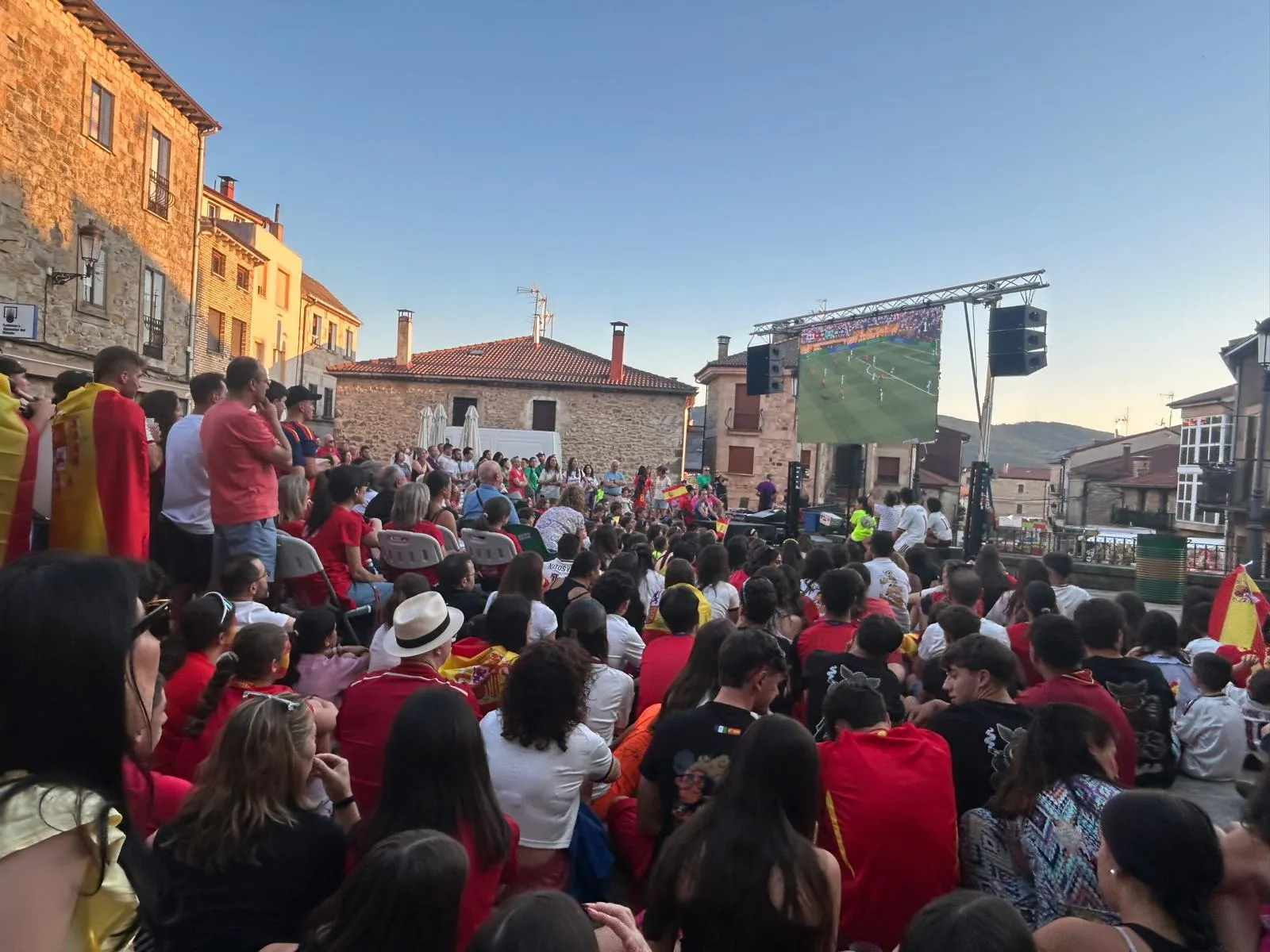 Foto 2 - As&iacute; han vivido los pueblos de Soria la hist&oacute;rica victoria de Espa&ntilde;a en la final del Mundial