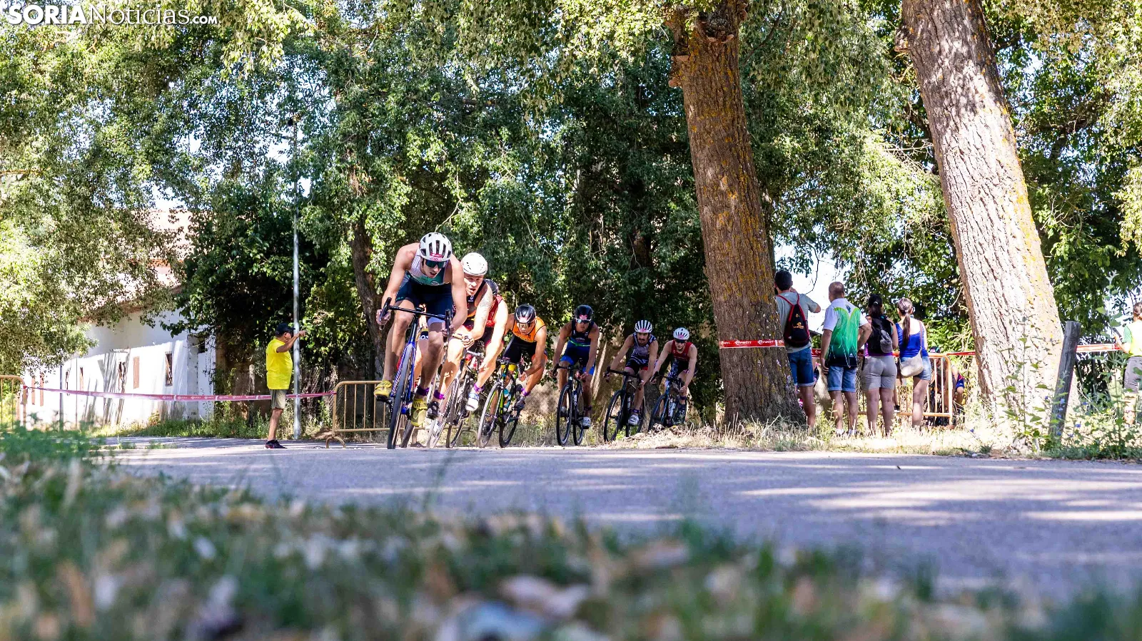 Fotos: Almazán celebra el 30 aniversario de su triatlón con fuertes emociones